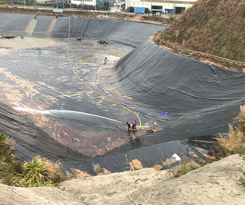 郧西废水池清理